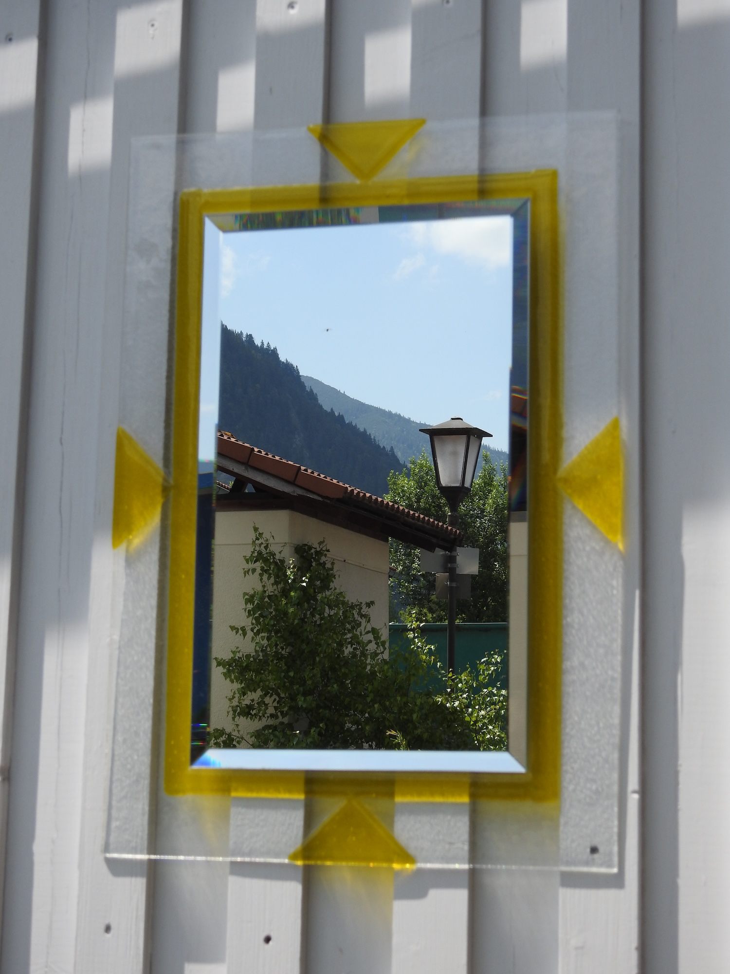 Glaserei-Leonhard-Fischer-Oberammergau-Glaskunst-Farbiger-Spiegel-Schmelzglas