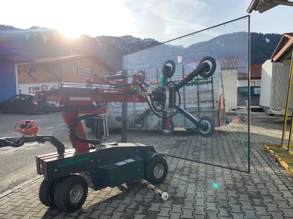 Glaserei-Leonhard-Fischer-Oberammergau-Kranverleih-Glasmontagegeraet-Glassworker-GW-625