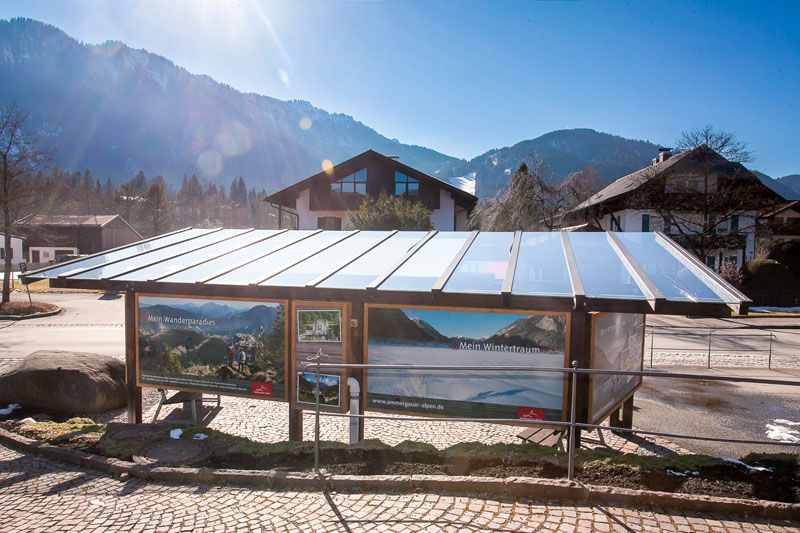 Glaserei-Leonhard-Fischer-Oberammergau-Glas im Außenbereich-Glasdach-Touristikinfo