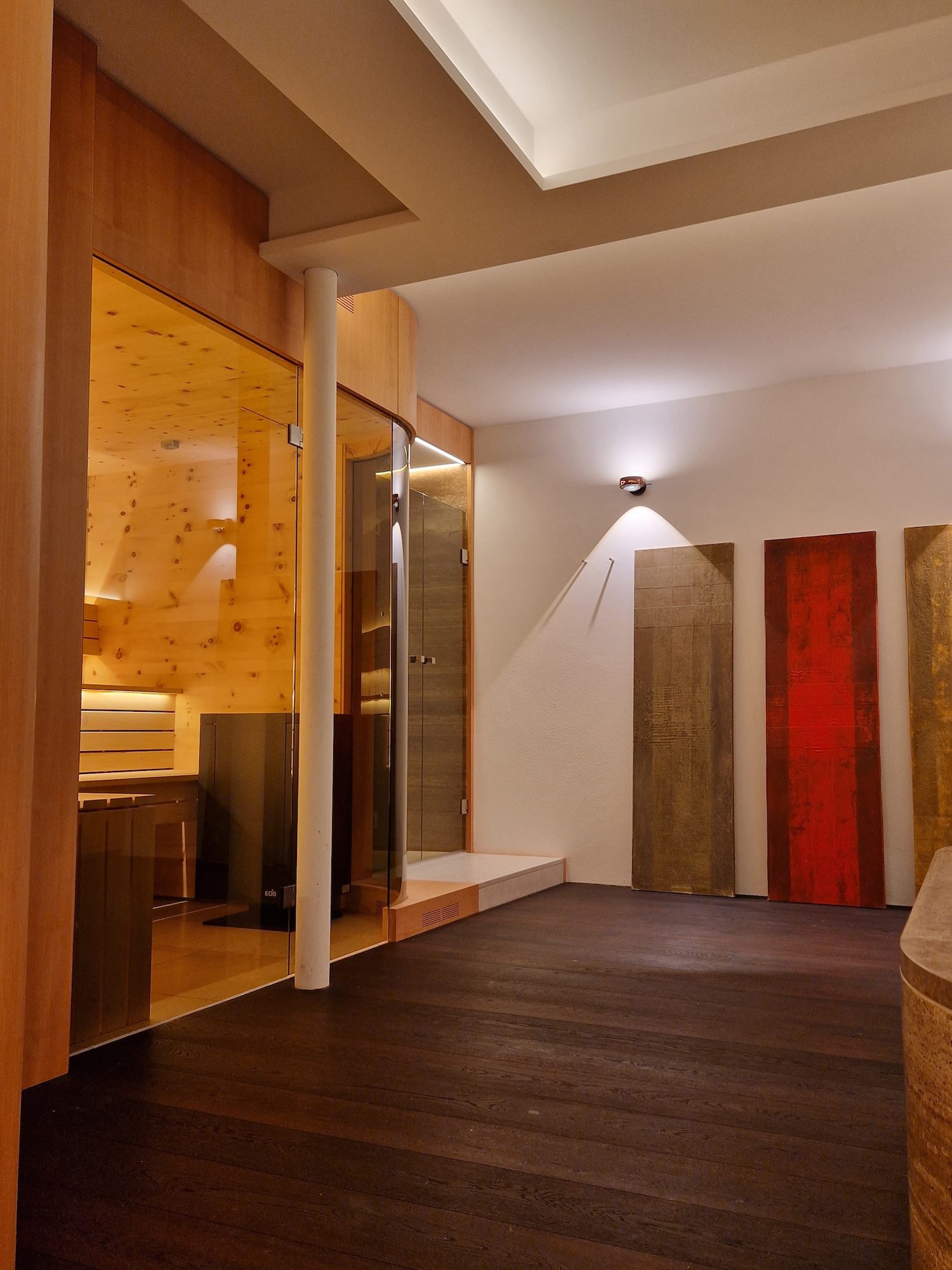 Glas im Innenbereich - Verglaste Sauna mit Dusche
