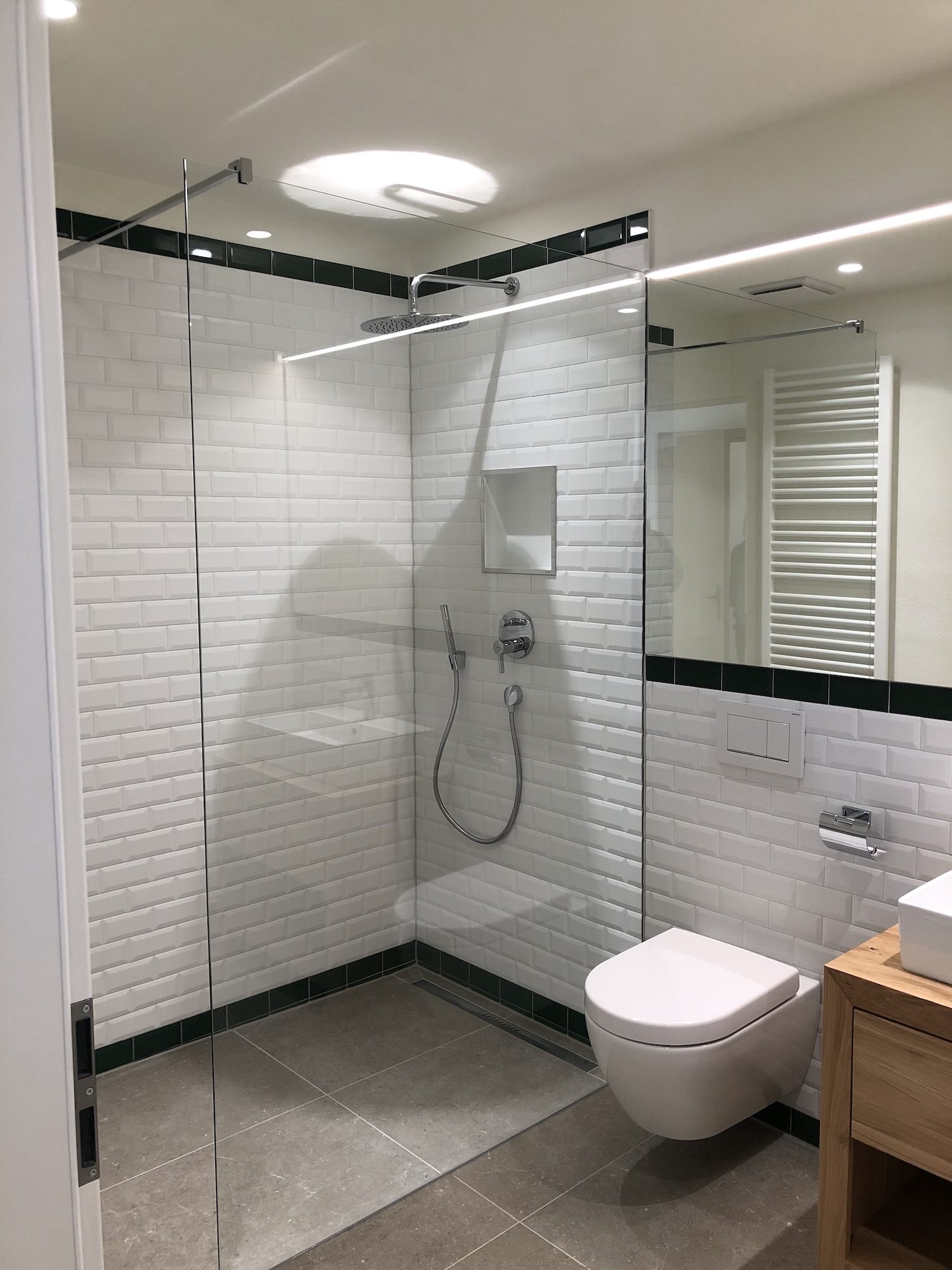 Glaserei-Leonhard-Fischer-Oberammergau-Ganzglasduschen-begehbare-Dusche
