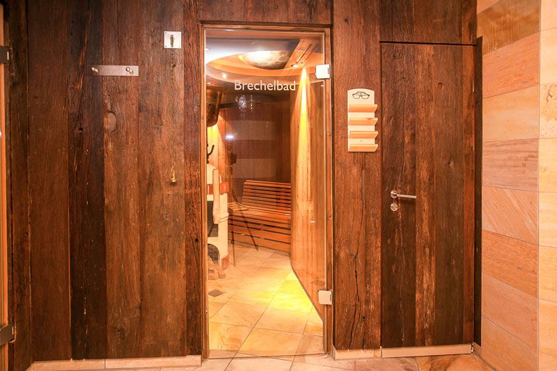 Glaserei-Leonhard-Fischer-Oberammergau-Glastuer-Sauna