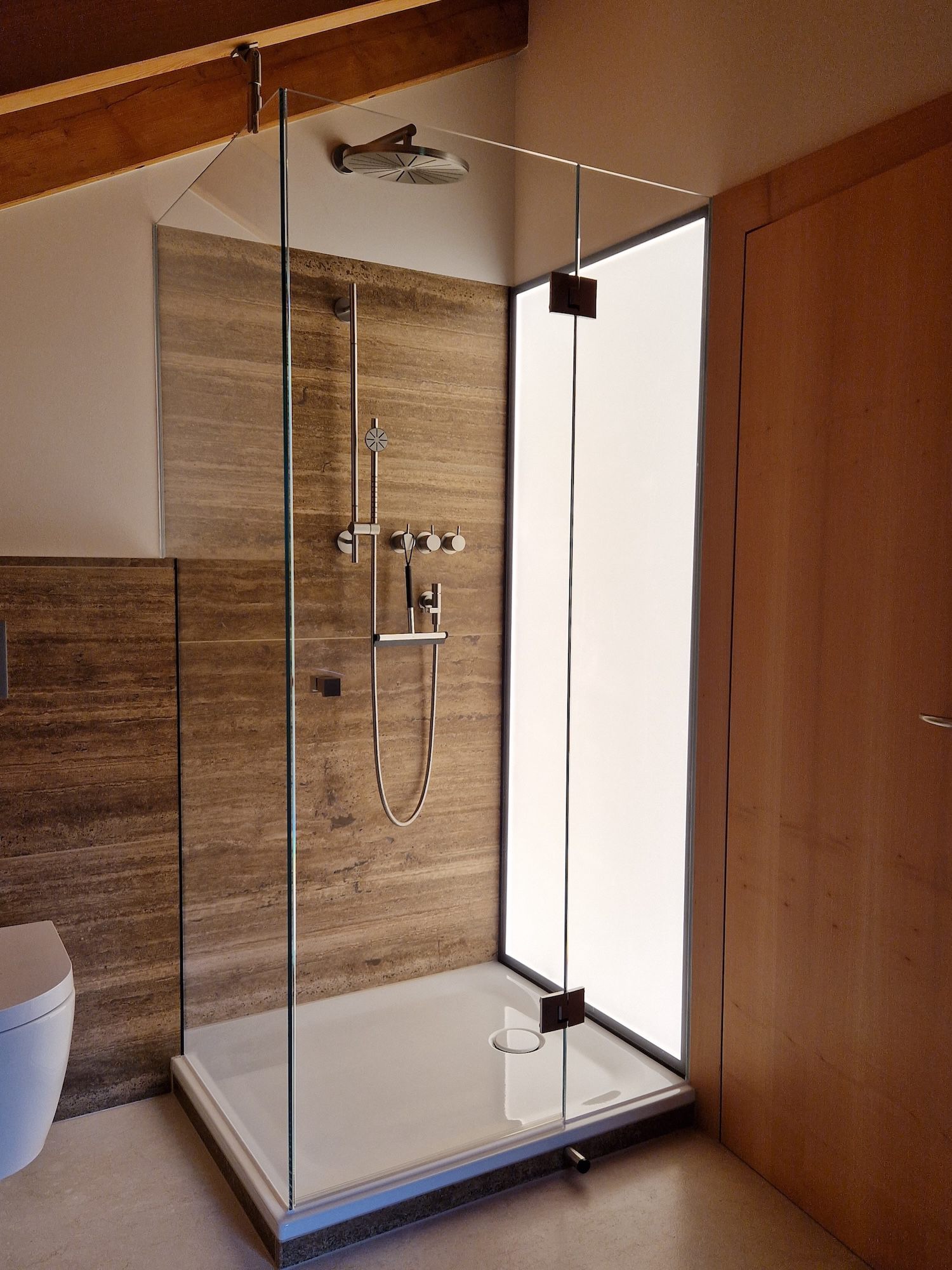 Glaserei-Leonhard-Fischer-Oberammergau-Ganzglasduschen-Beleuchtete-Dusche